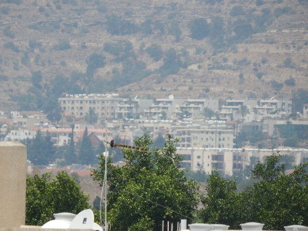 Hazy Mountain Town View — nature wallpaper, 4K